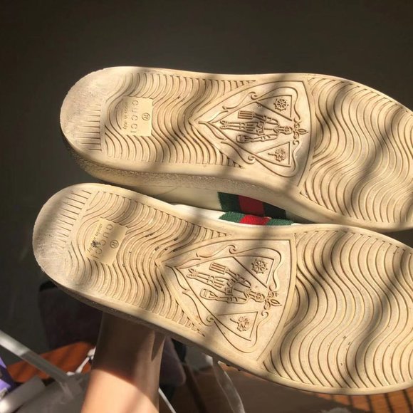 Gucci sneaker with pineapple and bug pattern - Picture 5 of 5